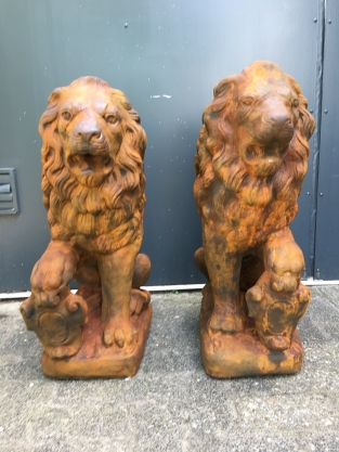 Set Large Sitting Lions - Gatekeepers - Solid Stone in Oxide